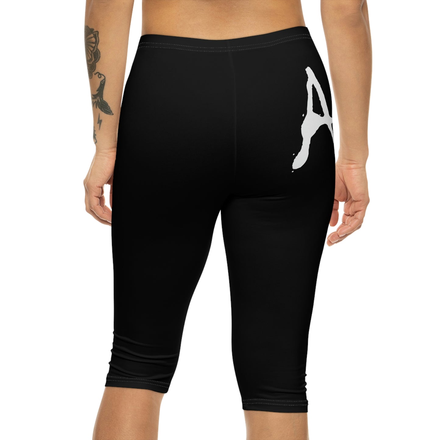 Chiller A Women’s Black Capri Leggings (AOP)