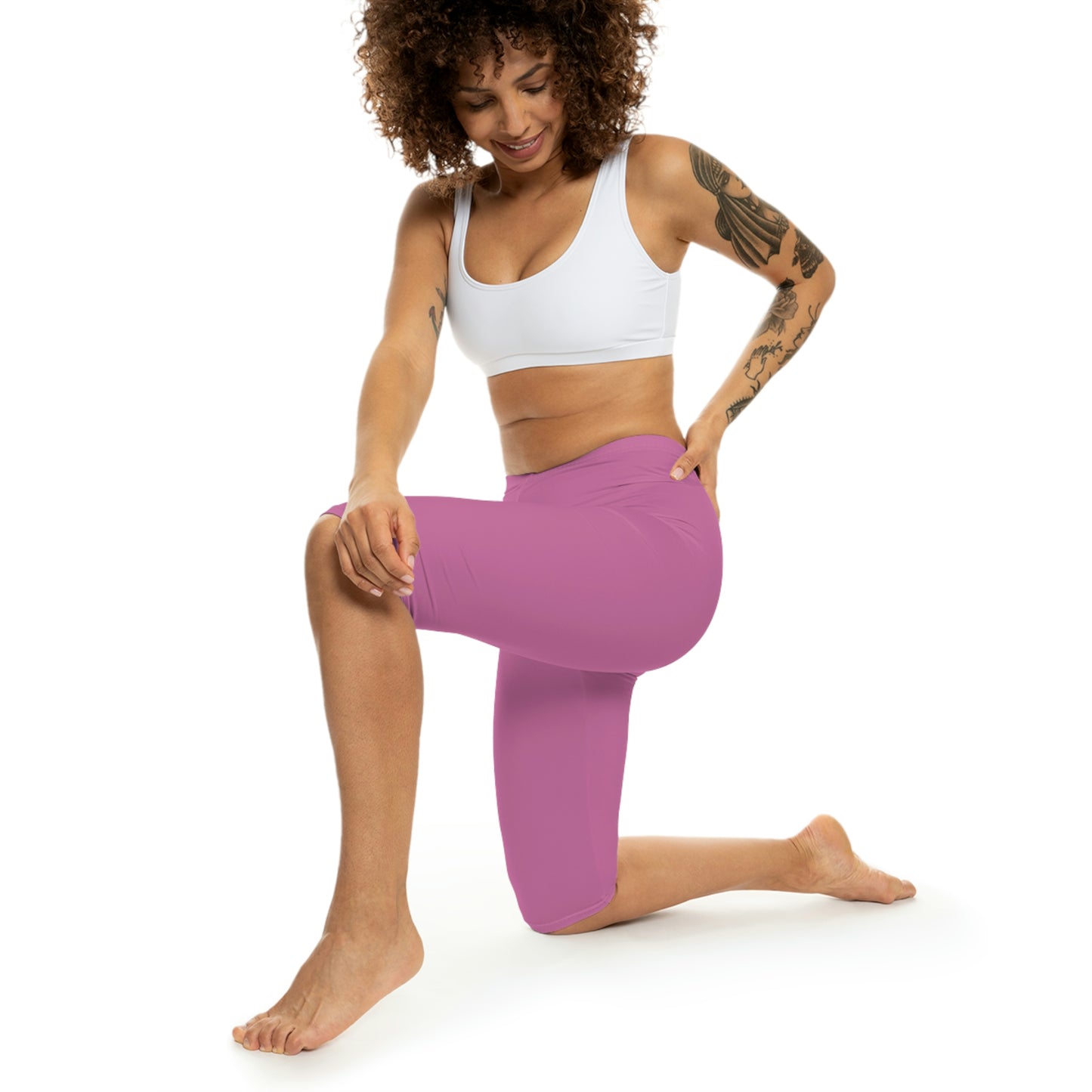 Chiller A Women’s Light Pink Capri Leggings (AOP)