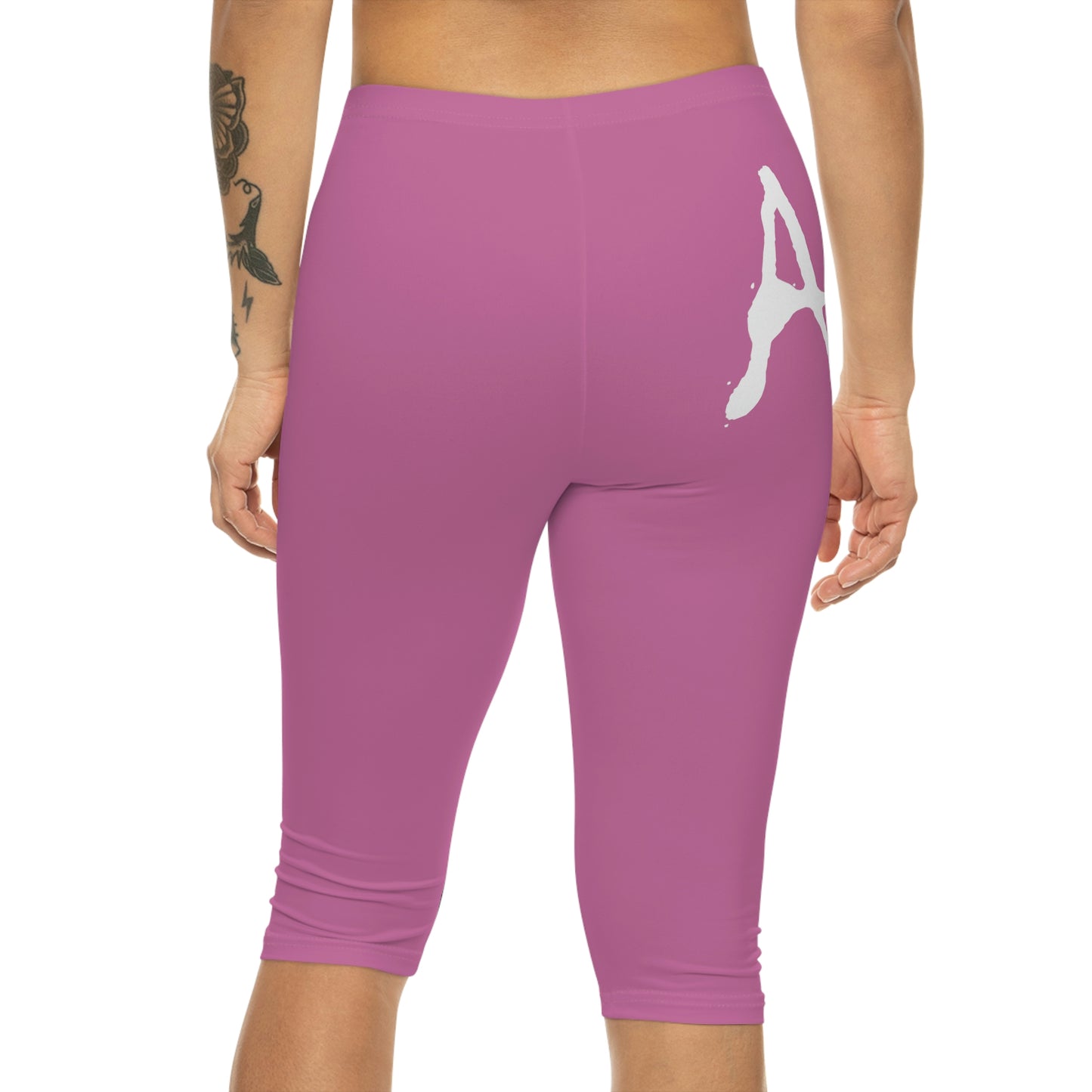 Chiller A Women’s Light Pink Capri Leggings (AOP)